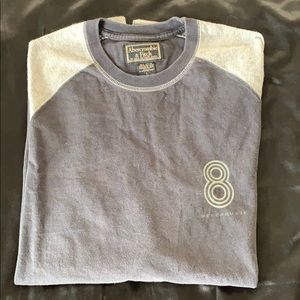 Abercrombie long sleeve tee- mens L